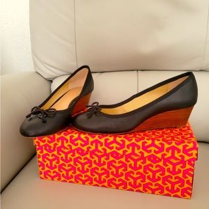 Tory Burch Chelsea wedge shoe